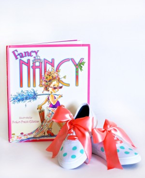 Make Fancy Nancy Shoes with PagingSupermom.com #fancynancy #mint #polkadots #kidscraft