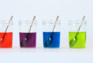 Make Custom Colors with this DIY Easter Egg Dye Recipe at PagingSupermom.com #eastereggs #easter #recipes