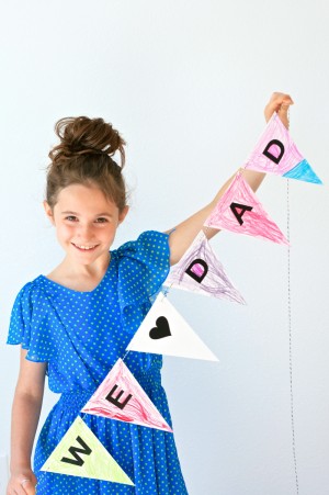 Download this FREE Father's Day Printable Banner at PagingSupermom.com