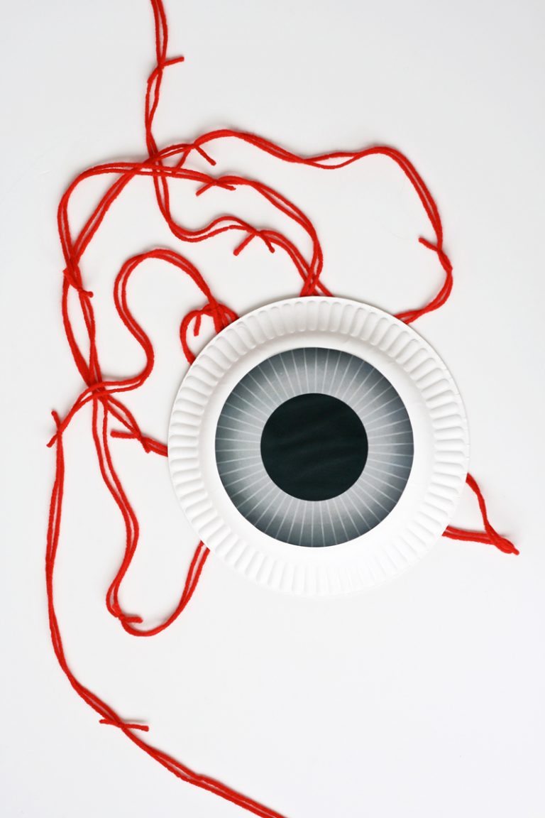 Dangling Eyeballs &amp; 12 Free Halloween Printables - Paging Supermom